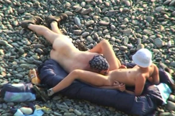 Free High Defenition Mobile Porn Video - Voyeur On Public Beach