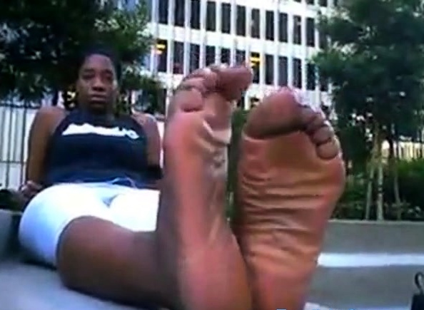West Indies Pron - VÃ­deo porno de alta definiciÃ³n gratis para mÃ³vil - West Indies Negress  Shows Her Big Black Feet And Soles - - HD21.com